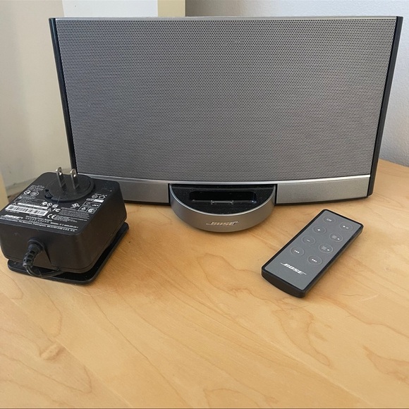BOSE• SoundDock® Portable digital music system - Picture 2 of 5